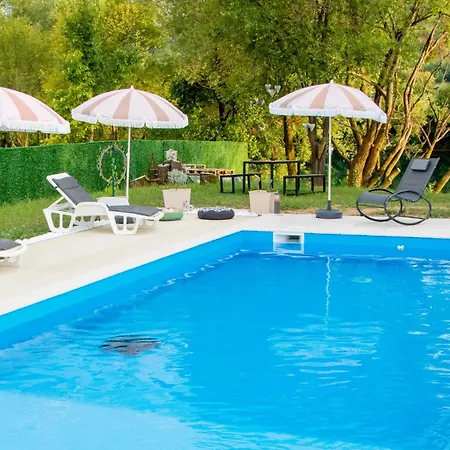 Vila Lea *
