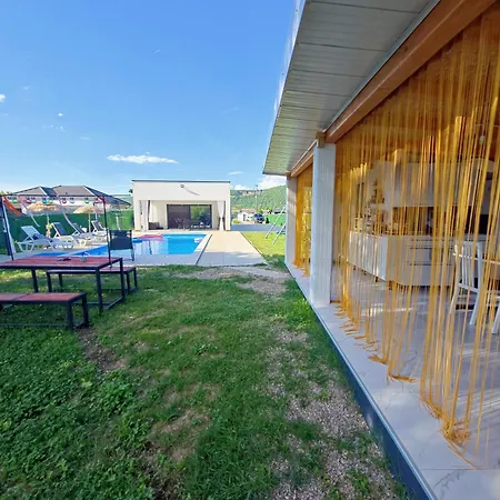 Lea Vila Bihac